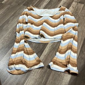 Social tourists crop top